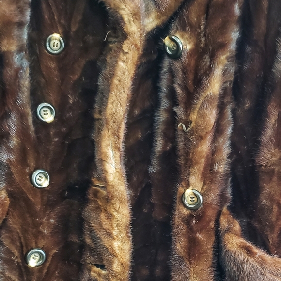 Maple Furriers | authentic mink coat - Picture 5 of 7